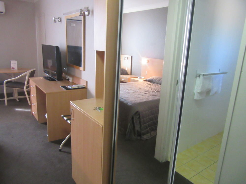埃尔托罗汽车旅馆 沃里克农场 外观 照片